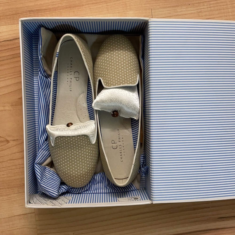 Charles Philip Shanghai women’s slippers size 10